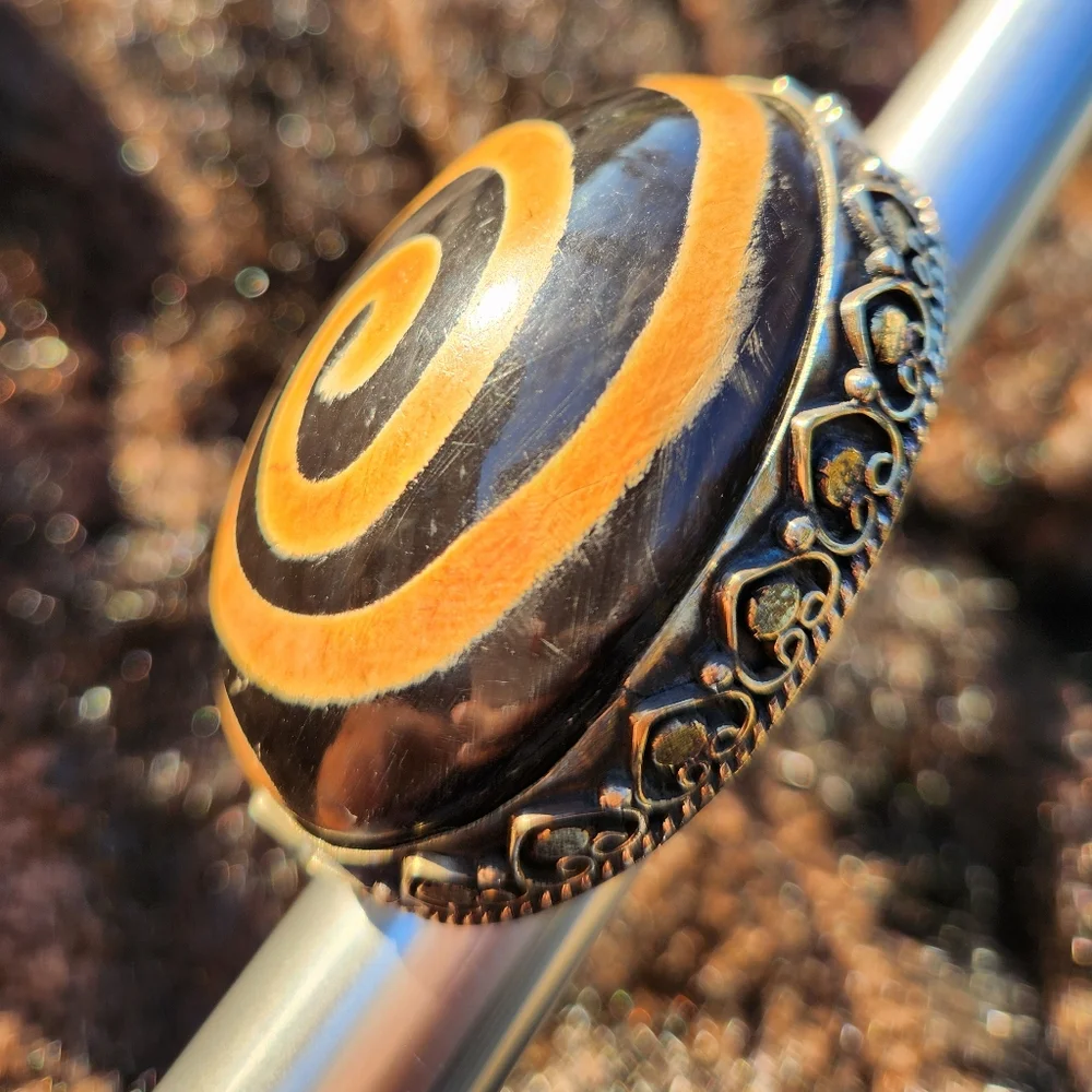 ✨️ Black and Brown Adjustable Modern Ring. Only one available ✨️ - Picture 13 of 17